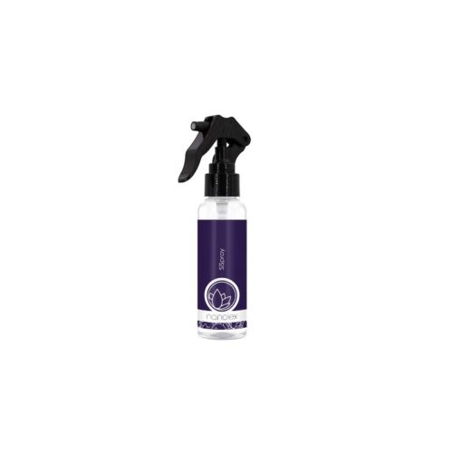 Un flacon pulvérisateur doté d'une étiquette violette et d'une buse à gâchette noire, affichant le logo et le texte « Nanolex Si3D Spray ». Le design élégant met l'accent sur l'adaptabilité de Nanolex SiSpray, améliorant votre expérience de nettoyage et le rendant prêt à être utilisé immédiatement. - Tekalab