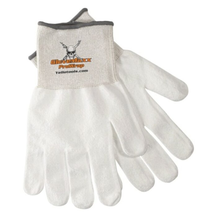 Une paire de gants blancs pour habillage de voiture GloveMaxx ProWrap avec des manchettes grises affiche le texte orange et gris vif « GloveMaxx ProWrap » et « Yellotools.com » à côté d'un petit logo graphique. Les gants sont soigneusement disposés, l'un chevauchant légèrement l'autre pour une présentation élégante. - Tekalab