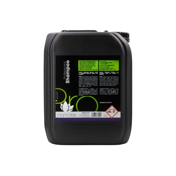 Bidon noir de 10 litres de concentré de prélavage professionnel Nanolex comportant une étiquette verte et noire, un symbole de danger et des instructions pour une utilisation professionnelle en prélavage. L'étiquette contient les détails du produit et un texte multilingue. - Tekalab