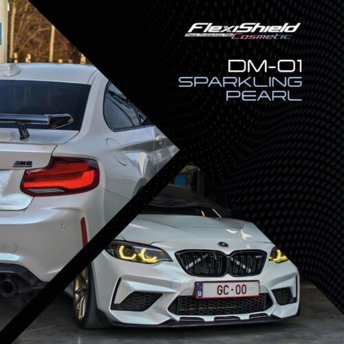 Une voiture BMW blanche avec des caractéristiques personnalisées est présentée de larrière et de lavant, avec la finition « Cosmétique PPF TP-04 Moon Beam 2.0 » de FlexiShield. Son design élégant se marie parfaitement avec la plaque dimmatriculation belge, mettant en valeur une touche délégance Cosmétique PPF. - Tekalab
