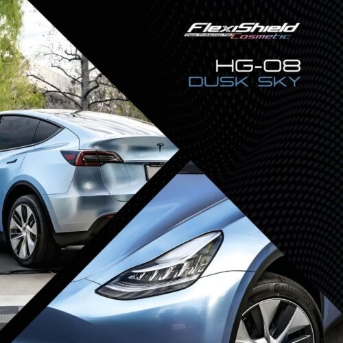 Une voiture électrique bleue au style futuriste est présentée, en se concentrant sur son arrière et un gros plan sur les phares, sur un fond élégant arborant « FLEXISHIELD Cosmétique PPF TP-04 Moon Beam 2.0 », mettant en valeur sa protection PPF innovante. - Tekalab