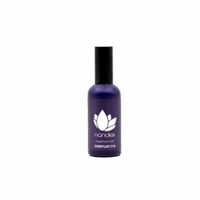 Un élégant parfum de voiture violet « Parfum professionnel Nanolex Carfum No.3 » présente un logo floral blanc sur son élégant flacon avec un bouchon noir, sur fond blanc uni. - Tekalab