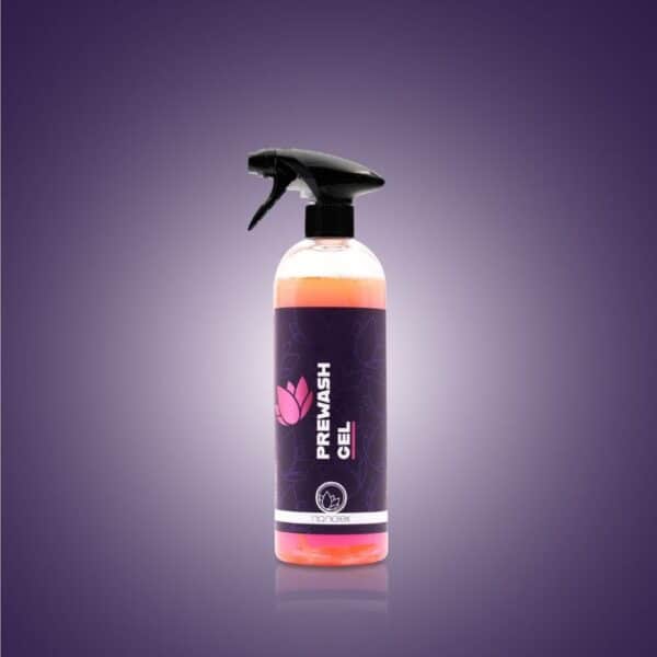 Bouteille de gel de prélavage avec buse de pulvérisation noire, avec une étiquette violette avec un motif de feuille rose. Le nom de la marque est « Nanolex » et la bouteille est placée sur un fond dégradé violet. - Tekalab