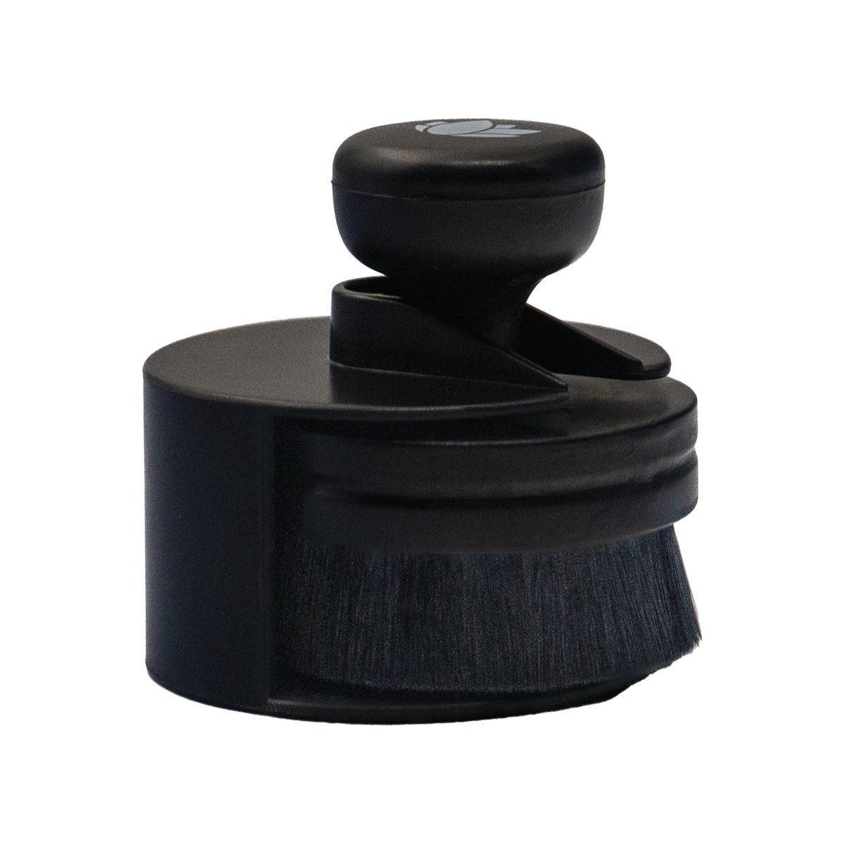 Pinceau applicateur brillant pneus Nanolex Tire Dressing Brush rangé dans son support de protection